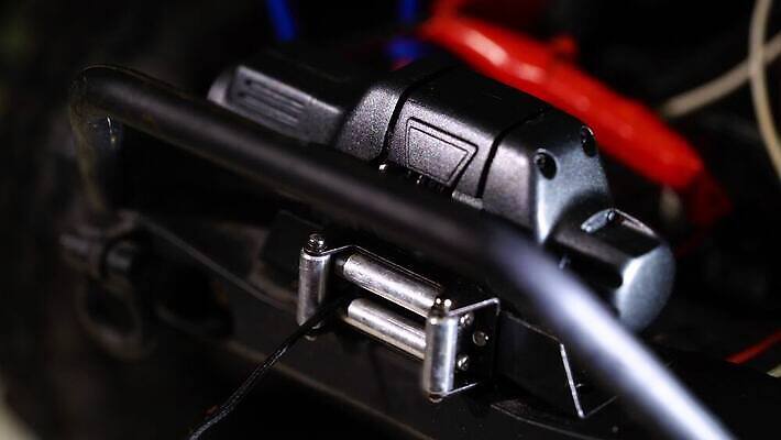 산업 도로 밧줄 여행 교통시설 자동차 취미 사람없음 금속 기계 장비 운전 화물 긴급 레이스 도움 바퀴 고리 당기기 실패 사건 고장 리프트 짐차 엔진 정비공 잭 기어 얼레 격파 대피 비포장도로 자동 지원 헬프 4K MOV 해외동영상 클립영상 레이스천 길 줄 육상교통 교통 컨셉 모션 재질 운송업 직물 기술자 좌절 시설 동영상 파일형식