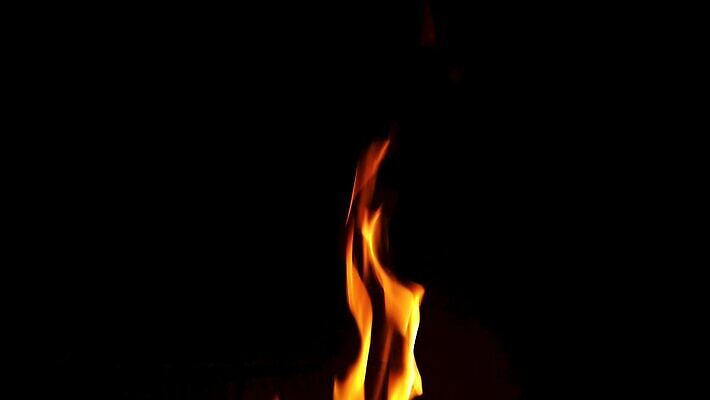 나무 백그라운드 크리스마스 겨울 오렌지 추상 불꽃 주택 실내 따뜻함 굴뚝 사람없음 내부 목재 빨간색 빛 어둠 낭만 추위 뜨거움 오븐 야간 장작 모닥불 12월 묘사 벽난로 통나무 온도 1월 2월 연소 용광로 화상 4K MP4 해외동영상 클립영상 자연요소 식물 계절 기념일 컬러 컨셉 무늬 과일 재료 불 건물 가전제품 날짜 상처 동영상 파일형식