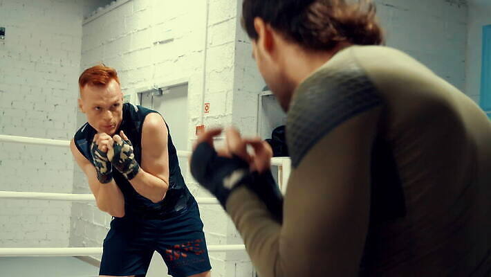 직업 라이프스타일 남자 스포츠 2 근육 따뜻함 건강 취미 두명 상자 운동 스트레칭 힘 경쟁 권투 반지 연습 클럽 체육관 싸움 때리기 운동가 킥복싱 자극 4K MOV 해외동영상 클립영상 컨셉 장신구 모션 사람 생활 격투기 동영상 파일형식