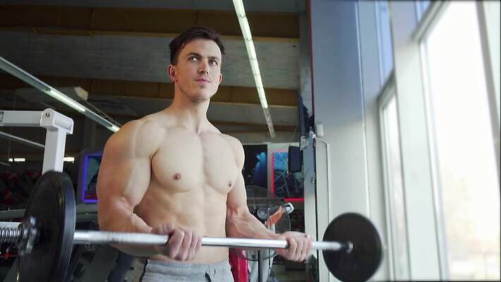 모양 라이프스타일 웰빙 스포츠 운동화 신체 근육 탈의 건강 한명 미소 운동 힘 장비 에너지 무게 몸무게 보디빌더 연습 클럽 체육관 근육질 노력 무거움 돌봄 복근 운동가 이두근 힘찬 자극 4K MOV 해외동영상 클립영상 1 신발 컨셉 모션 표정 사람 생활 보디빌딩 몸매 동영상 파일형식