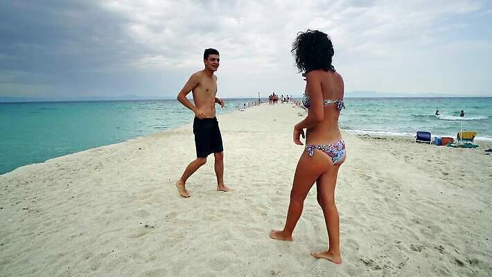 백인 라이프스타일 커플 여자 남자 행복 모래 바다 여행 포즈 2 데이트 장난 가족 관계 자연 휴가 함께함 사랑 미소 사람 성인 물 여름 낭만 신혼여행 흰색 싸움 하와이 4K MP4 해외동영상 클립영상 자연요소 서양인 계절 감정 컬러 결혼 컨셉 모션 표정 생활 미국 생태계 동영상 파일형식