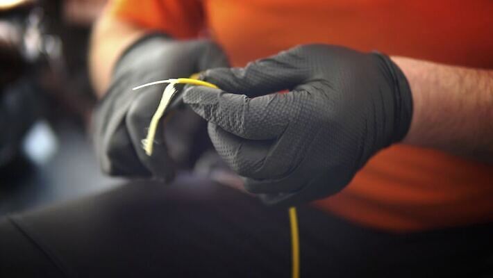 공공시설 인터넷 통신 부분 기술 사람없음 컴퓨터 디지털 기계 장비 정보 그물 네트워크 센터 콘센트 플러그 코드 전기에너지 연결 접속 서비스 속도 퓨전 신호 철사 섬유 스위치 마디 서버 스펙트럼 신발장 용접 지원 하드웨어 광학 네트워킹 4K MP4 해외동영상 클립영상 전자제품 에너지 직물 시설 동영상 파일형식