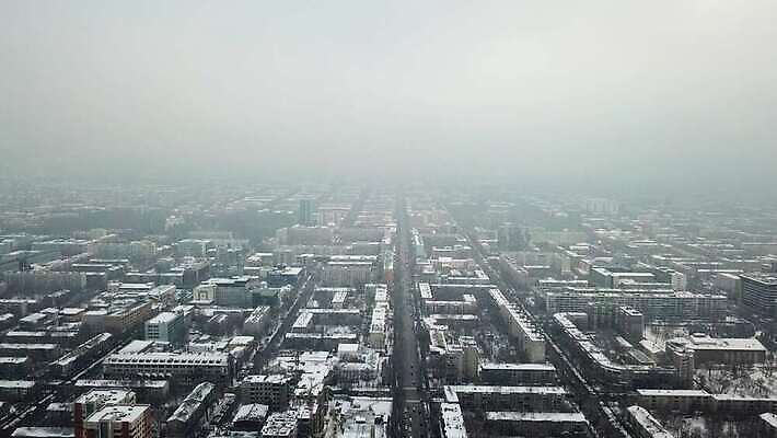 구름 아시아 여행 겨울 교통시설 모션 자동차 자연 하늘 휴가 산 안테나 파노라마 풍경 사람없음 야외 건물 도시풍경 여행객 환경 탑 기차 안개 도시 연기 언덕 전차 리프트 타운 스카이라인 뿌연 스모그 카자흐스탄 4K 알마티 MP4 해외동영상 클립영상 자연요소 건축물 계절 나라 육상교통 교통 통신 날씨 대중교통 촬영기법 사람 시설 생태계 동영상 파일형식