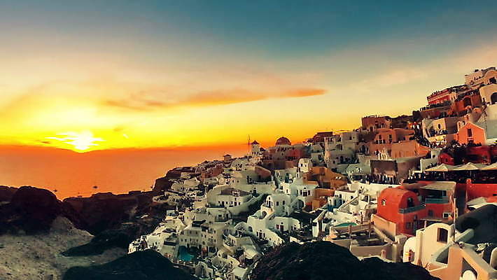 전통 유럽 문화 바다 섬 여행 건축양식 하늘 휴가 주택 풍경 사람없음 건물 물 여름 컬러풀 태양 마을 황혼 일몰 흰색 도시 시간 저녁 지중해 그리스 휴양지 타운 산토리니 그리스인 랜드마크 4K 타임랩스 MOV 해외동영상 클립영상 자연요소 서양인 건축물 계절 건축 나라 컬러 촬영기법 노을 장소 야간 동영상 파일형식