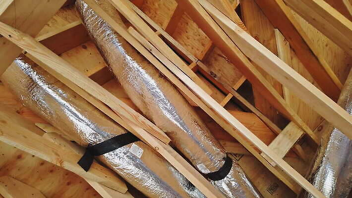 외관 산업 벽 캐나다 건축양식 지붕 새로움 아파트 주택 프레임 건설업 사람없음 내부 건물 목재 빛 미국 건설현장 수리 널 아래 뼈대 잡동사니 복원 설치 수목 합판 4K MOV 해외동영상 클립영상 나무 건축물 건축 컨셉 북아메리카 재료 방향 위치 동영상 파일형식