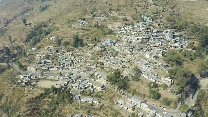 외관 컬러 여행 백그라운드 자연 산 풍경 경사 사람없음 야외 초록색 여름 파란색 강 소풍 평화 마을 환경 트래킹 추위 드론 순례 조감도 히말라야 4K MP4 해외동영상 클립영상 계절 컨셉 레저 야외활동 생태계 동영상 파일형식 산맥