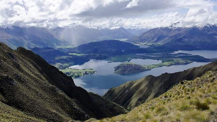 호수 스포츠 상징 섬 여행 휴가 산 파노라마 사람없음 야외 빛 컬러풀 햇빛 새벽 트래킹 황금 언덕 만들기 알프스 뉴질랜드 남쪽 추적 선로 전국 절정 4K 타임랩스 MP4 해외동영상 클립영상 자연요소 유럽 컬러 모션 레저 촬영기법 태양 오세아니아 방향 동영상 파일형식
