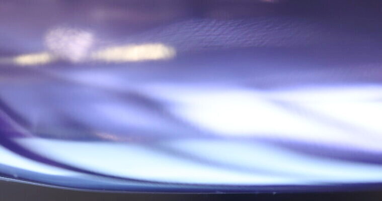 디자인 백그라운드 패턴 유리 추상 조명 미술 사람없음 장식 물 빛 뷰티 반사 노란색 디지털 젖음 추위 물방울 닫기 소프트포커스 브레이크 크리스탈 빗방울 질감 다이아몬드 유리그릇 블러 블러효과 새기다 인공 비어있는 4K MOV 해외동영상 클립영상 자연요소 그릇 컬러 무늬 모션 재질 문화예술 촬영기법 비_날씨 광석 보석 동영상 파일형식 효과