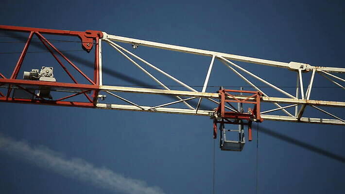 디자인 공공시설 산업 건축양식 하늘 새로움 직장 사람없음 야외 파란색 금속 기계 건설현장 도시 업무 땅 기중기 리프트 뼈대 진행 개발 철강 콘크리트 카피스페이스 MOV 해외동영상 클립영상 건축 컬러 컨셉 회사 재질 건설업 공백 작업 중장비 시설 동영상 파일형식