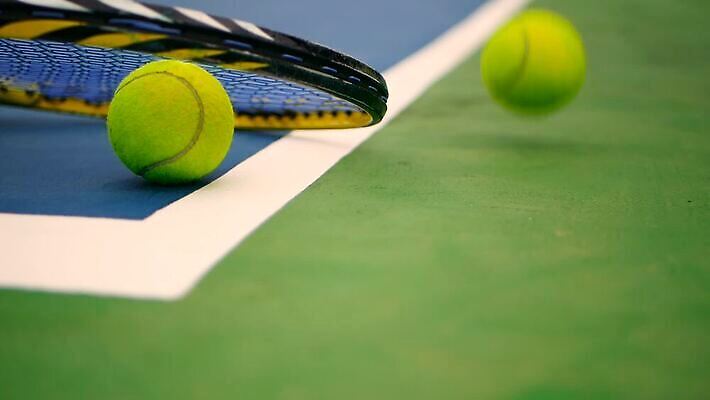 직업 라이프스타일 선 스포츠 백그라운드 컨셉 공 놀이 표면 건강 경기 사람없음 야외 초록색 파란색 운동 노란색 경쟁 장비 테니스 게임 흰색 라켓 그물 닫기 심볼 점토 고무 법정 여의주 토너먼트 MOV 해외동영상 클립영상 스포츠용품 컬러 모션 생활 구기 동영상 파일형식