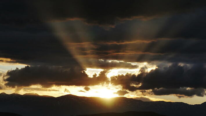 템플릿 디자인 실루엣 파도 컬러 백그라운드 패턴 오렌지 자연 벽지 하늘 날씨 추상 경사 사람없음 야외 그래픽 빨간색 빛 컬러풀 햇빛 태양 노란색 우주 일출 맑음 일몰 황금 저녁 장면 블러 엘리먼트 스타일 수평선 4K MOV 해외동영상 클립영상 자연요소 바다 무늬 과일 촬영기법 노을 야간 생태계 동영상 파일형식