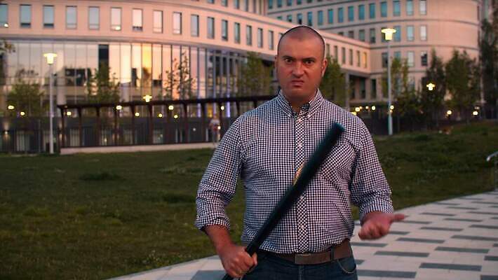 백인 공원 남자 무기 전등 한명 사람 힘 야구 분노 잡기 도시 폭력 범죄 야간 저녁 위험 공격 무서움 충돌 위협 싸움 박쥐 나쁜 압력 폭행 호러 4K MOV 해외동영상 슬로모션 클립영상 자연요소 서양인 1 공공시설 감정 컨셉 포유류 모션 조명 촬영기법 구기 사회이슈 공포 동영상 파일형식