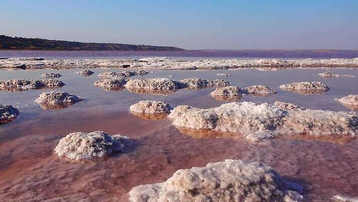 호수 바다 백그라운드 자연 풍경 사람없음 야외 물 바위 흰색 약초 크리스탈 휴양지 진흙 결정체 지구온난화 내추럴 우크라이나 짠맛 오데사 4K MP4 해외동영상 클립영상 자연요소 유럽 컬러 장소 돌_바위 풀_식물 맛 광석 생태계 동영상 기후변화 파일형식