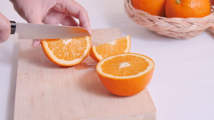 음료 음식 조각 다이어트 채소 오렌지 과일 재료 부분 디저트 귤 건강 사람 쌓기 주스 껍질 신선 원형 달콤 맛 자르기 준비 유기농 질감 날것 슬라이스 내추럴 숙성 채식주의자 디톡스 맛있는 4K MOV 해외동영상 클립영상 도형 웰빙 컨셉 모션 채식 동영상 파일형식