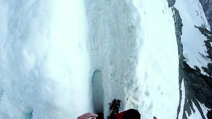 1 유럽 겨울 배낭 하늘 성공 산 사람 소년 사람없음 가로 빨간색 파란색 계곡 이탈리아 등산 재킷 탐험 프랑스 흰색 빙하 알프스 산악가 샤모니 원정 절정 혼자 4K MP4 해외동영상 클립영상 계절 남자 나라 어린이 컬러 컨셉 가방 트래킹 외투 동영상 파일형식