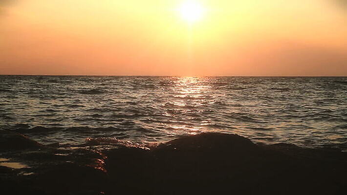 실루엣 파도 바다 여행 백그라운드 오렌지 자연 하늘 휴가 휴식 사람없음 빨간색 물 빛 모래사장 햇빛 태양 노란색 일출 맑음 황혼 일몰 새벽 낭만 광선 서핑 황금 하와이 공상 스카이라인 내추럴 파라다이스 하와이인 수평선 MOV 해외동영상 클립영상 자연요소 외국인 컬러 컨셉 과일 날씨 촬영기법 노을 미국 수상스포츠 생태계 동영상 파일형식