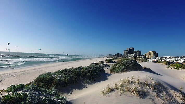 바다 하늘 바람 풍경 사람없음 야외 도시풍경 평화 서핑 남아프리카 케이프타운 수평선 4K MOV 해외동영상 클립영상 자연요소 컨셉 아프리카 날씨 수상스포츠 도시 동영상 남아프리카공화국 파일형식