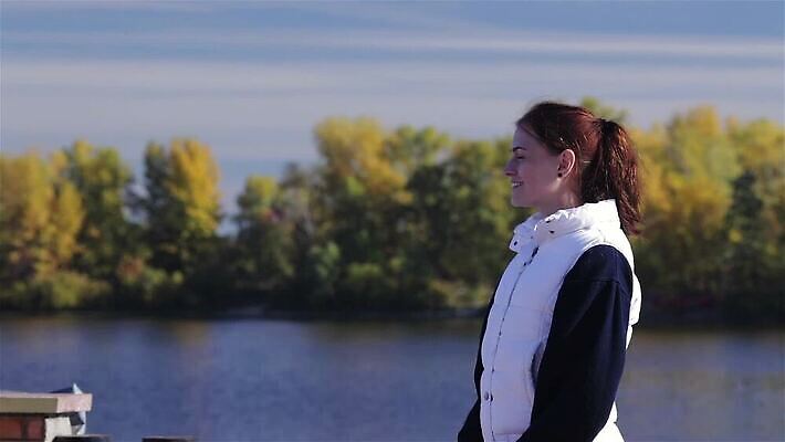 백인 라이프스타일 커플 공원 여자 남자 행복 커피 스포츠 2 포옹 함께함 건강 성인 야외 두명 파란색 친구 달리기 조깅 운동 도시 그룹 연습 마라톤 달리기선수 주자 MP4 해외동영상 클립영상 서양인 공공시설 감정 음료 컬러 컨셉 관계 안기 모션 사람 경기 생활 육상스포츠 육상선수 동영상 파일형식