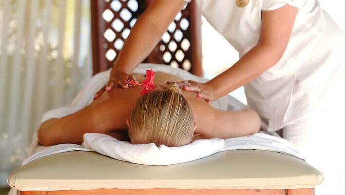 백인 직업 라이프스타일 손 여자 2 신체 휴가 휴식 건강 성인 금발 뷰티 스파 침묵 기쁨 터치 흰색 마사지 고급 닫기 고객 피부 휴양지 테라피 돌봄 안마사 치료사 MOV 해외동영상 클립영상 서양인 헤어스타일 감정 컬러 컨셉 모션 사람 생활 신체부위 소리 장소 동영상 파일형식