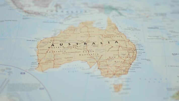 모양 실루엣 선 컬러 여행 지도 미술 사람없음 그래픽 파란색 컬러풀 세계 플랫 오세아니아 호주 땅 대륙 심플 윤곽 지역 포인트 동영상 남쪽 고립 공화국 엘리먼트 전국 지도책 지리 국경 4K MOV 해외동영상 클립영상 나라 문화예술 촬영기법 책 금융 방향 파일형식