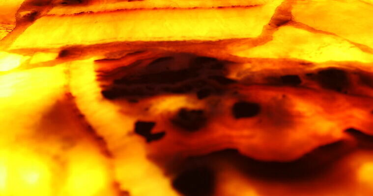 디자인 컬러 백그라운드 패턴 유리 추상 조명 미술 사람없음 장식 물 빛 뷰티 반사 노란색 디지털 젖음 추위 물방울 소프트포커스 브레이크 크리스탈 빗방울 질감 다이아몬드 유리그릇 블러 블러효과 새기다 인공 비어있는 4K MOV 해외동영상 클립영상 자연요소 그릇 무늬 재질 문화예술 촬영기법 비_날씨 광석 보석 동영상 파일형식 효과