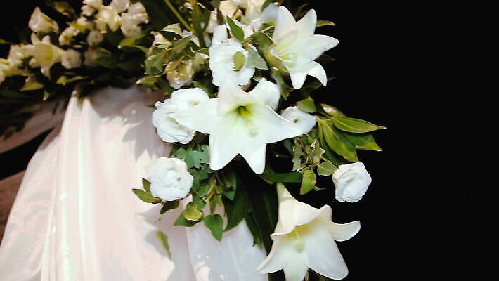 식물 전통 디자인 커플 꽃 행복 종교 꽃다발 결혼 꽃무늬 결혼식 휴가 사랑 사람없음 야외 장식 파티 정원 거래 낭만 덮개 벚꽃 축하 우아함 배열 계약 신성 약혼 유대인 유태교 정중 MOV 해외동영상 클립영상 감정 컨셉 무늬 비즈니스 관계 이벤트 뚜껑 약속 동영상 파일형식