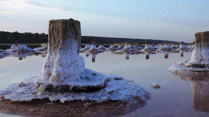 호수 바다 백그라운드 자연 사람없음 야외 물 흰색 약초 크리스탈 휴양지 진흙 결정체 지구온난화 내추럴 우크라이나 짠맛 오데사 4K MP4 해외동영상 클립영상 자연요소 유럽 컬러 장소 풀_식물 맛 광석 생태계 동영상 기후변화 파일형식