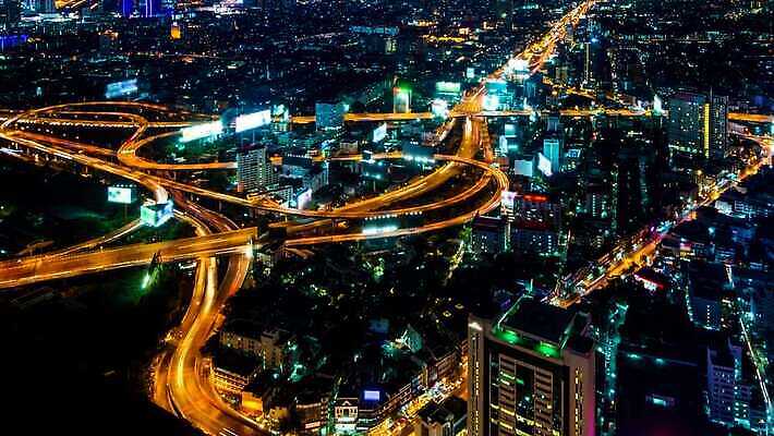 도로 자동차 태국 풍경 사람없음 건물 빛 도시풍경 야간 방콕 4K 타임랩스 MP4 해외동영상 클립영상 자연요소 건축물 아시아 길 육상교통 교통시설 촬영기법 도시 동영상 파일형식