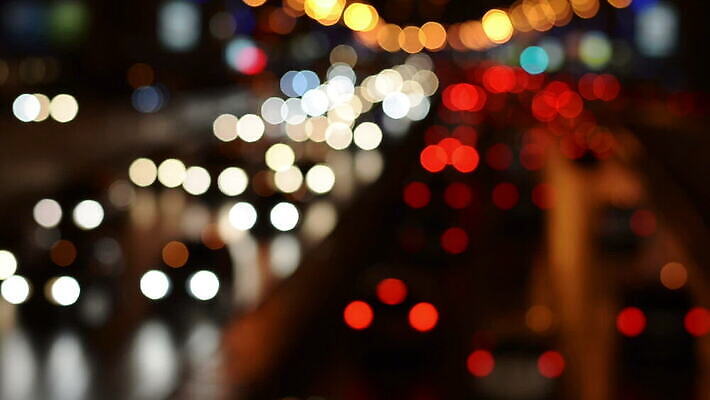 도로 길 이동 교통시설 모션 자동차 전등 거리 사람없음 빛 도시풍경 운전 도시 고속도로 그룹 센터 야간 저녁 잼 방향 속도 바쁨 짐차 블러 자동 통근 MOV 해외동영상 클립영상 레이스천 자연요소 육상교통 교통 컨셉 조명 풍경 직물 소스_음식 시설 출근 동영상 파일형식