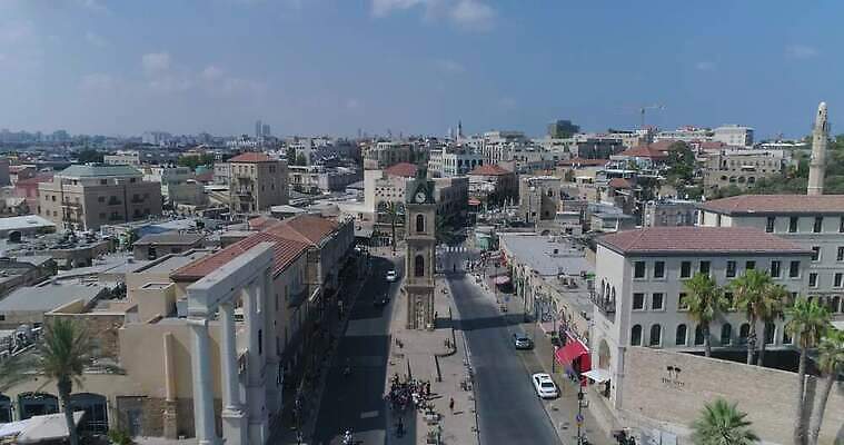 기독교 종교 시계 여행 중동 건축양식 교통시설 자동차 안테나 파노라마 사람없음 건물 교회 탑 상점 골동품 바위 도시 센터 역사 지중해 손목시계 시계탑 타운 빅벤 스카이라인 천연기념물 드론 랜드마크 이스라엘 조감도 수평선 4K MOV 해외동영상 클립영상 건축물 건축 나라 육상교통 바다 교통 장신구 통신 종교건축 촬영기법 돌_바위 시설 런던 동영상 서아시아 파일형식