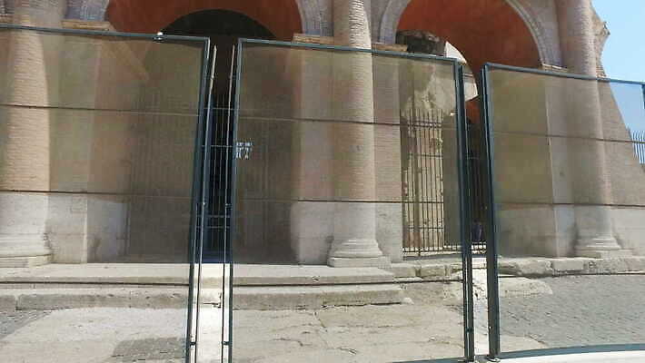 외관 유럽 문화 여행 밭 건축양식 하늘 벽돌 사람없음 건물 일출 경기장 이탈리아 새벽 무대 원형 역사 로마 극장 묘사 아치 과거 콜로세움 천연기념물 고고학 랜드마크 로마인 옛날 원형극장 제국 파멸 검투사 포럼 4K MOV 해외동영상 클립영상 자연요소 도형 직업 건축물 교육 건축 나라 컨셉 농업 스포츠시설 인종 노을 토론 동영상 파일형식 소멸