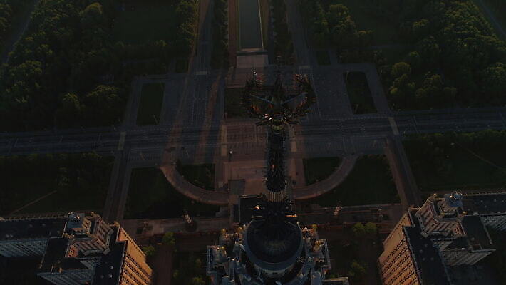 나무 공원 교육 별 여행 건축양식 하늘 아침 안테나 파노라마 사람없음 세로 초록색 여름 강 도시풍경 햇빛 태양 일출 탑 맑음 일몰 봄 안개 광선 도시 헬리콥터 저녁 대학교 러시아 첨탑 갸우뚱 드론 모스크바 소비에트 4K MOV 해외동영상 클립영상 주간 자연요소 식물 건축물 계절 공공시설 건축 유럽 컬러 통신 학교 모션 날씨 비행기 촬영기법 풍경 노을 야간 동영상 파일형식