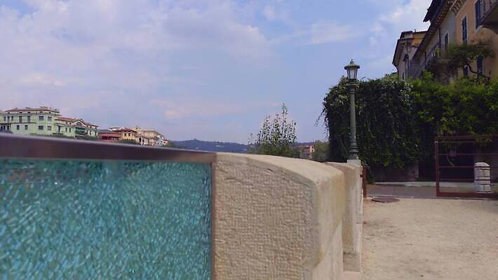 유럽 문화 여행 건축양식 거리 안테나 파노라마 미술 사람없음 건물 물 강 도시풍경 성당 교회 평화 탑 이탈리아 도시 중세 역사 저녁 언덕 장면 타운 천연기념물 랜드마크 르네상스 베로나 옛날 사이프러스 4K MP4 해외동영상 클립영상 자연요소 나무 건축물 건축 나라 컨셉 통신 종교건축 문화예술 촬영기법 풍경 야간 동영상 파일형식