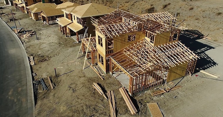 산업 부동산 새로움 주택 안테나 사람없음 건물 건설현장 땅 머리위 먼지 이웃 항공촬영 개발 4K MP4 해외동영상 클립영상 건축물 뷰포인트 컨셉 통신 건설업 재산 동영상 파일형식