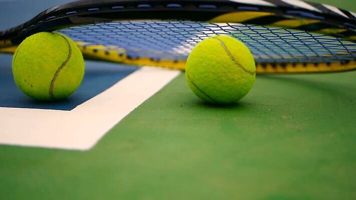 직업 라이프스타일 선 스포츠 백그라운드 컨셉 공 놀이 건강 경기 취미 사람없음 야외 초록색 세트 운동 노란색 우주 경쟁 장비 테니스 게임 흰색 라켓 우승 오픈 그물 서비스 사인 점토 법정 여의주 토너먼트 MOV 해외동영상 클립영상 스포츠용품 컬러 생활 구기 최고 동영상 파일형식