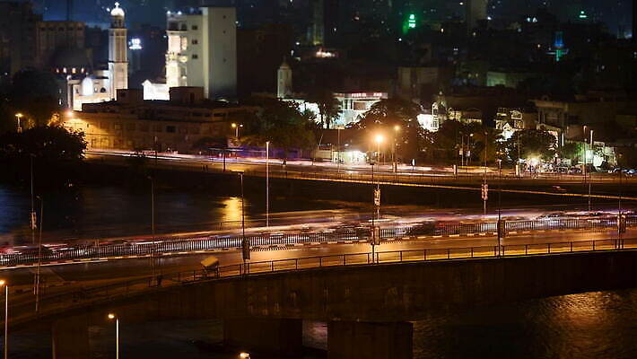 자동차 거리 풍경 사람없음 강 도시풍경 도시 야간 카이로 타임랩스 MOV 해외동영상 클립영상 자연요소 육상교통 촬영기법 이집트 동영상 파일형식