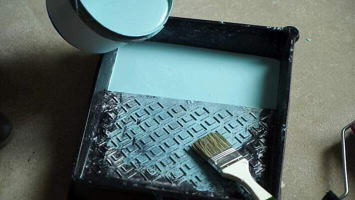 직업 벽 장갑 노동자 바닥 주택 사람없음 장식 파란색 컬러풀 페인트 장비 회색 공구 붓 플랫 붓기 수리 혼합 컨테이너 양동이 그림 롤러 화가 개선 건축업자 공예가 그런지 복원 콘크리트 회복 4K MOV 해외동영상 클립영상 잡화 건축 산업 컬러 컨셉 모션 건물 도구 동영상 파일형식