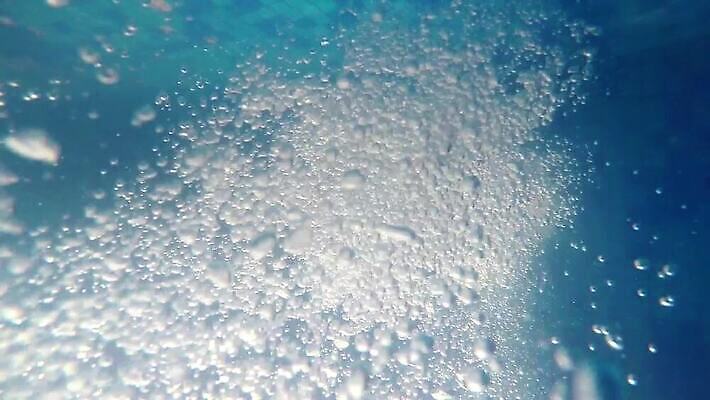 호수 물결 바다 백그라운드 모션 자연 표면 휴식 사람없음 여름 파란색 빛 컬러풀 햇빛 뷰티 반사 환경 바닷속 어둠 침묵 거품 자유 탐험 광선 액체 잠수부 아래 다이빙 느림 깊이 침몰 MOV 해외동영상 슬로모션 클립영상 계절 컬러 컨셉 촬영기법 태양 수중 수영 소리 전문직 방향 생태계 위치 동영상 수중스포츠 파일형식