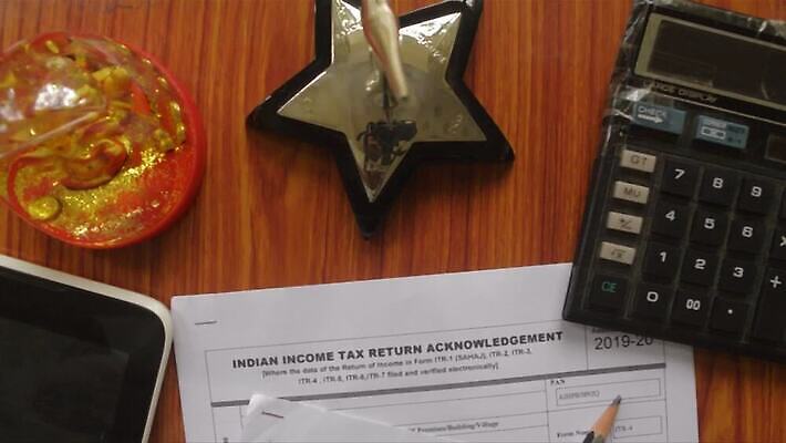 종이 백그라운드 컨셉 비즈니스 설계 사람없음 금융 계산 예측 4월 책상 계약 가정경제 서식 문서 파일 법 수익 회계 대출 마감 세금 예산 정부 치유 환불 MOV 해외동영상 클립영상 가구 가정 경제 날짜 동영상 파일형식