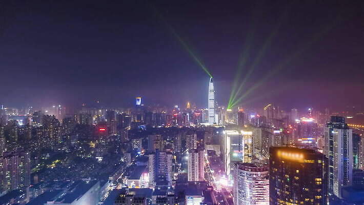 아시아 도로 건축양식 거리 안테나 파노라마 사람없음 건물 빛 도시풍경 고층빌딩 중국 도시 도심 야간 저녁 스카이라인 빛망울 항공촬영 랜드마크 조감도 4K 타임랩스 설정숏 MOV 해외동영상 클립영상 자연요소 건축물 건축 나라 길 뷰포인트 통신 교통시설 촬영기법 풍경 빌딩 동영상 파일형식