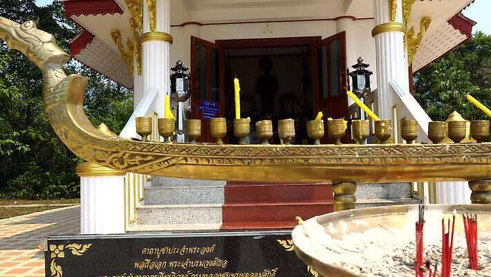 전통 아시아 종교 문화 선 조각 여행 불교 건축양식 태국 하늘 미술 동양인 사람없음 건물 장식 조각상 탑 중국 흰색 기도 사찰 막대기 역사 황금 연기 방콕 향기 베트남 신성 랜드마크 숭배 신앙심 옛날 화상 4K MP4 해외동영상 클립영상 건축물 건축 나라 컬러 종교건축 문화예술 인종 조형물 동남아시아 상처 냄새 동영상 파일형식