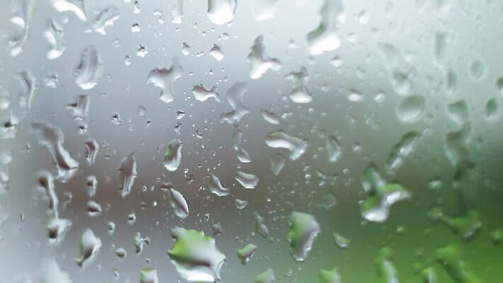 백그라운드 패턴 창문 자연 유리 표면 날씨 추상 사람없음 물 빛 반사 환경 거품 젖음 흐름 추위 물방울 투명 액체 붓기 떨어짐 빗방울 순수 질감 보케 분무기 폭풍 샤워실 처음 스플래쉬 MP4 해외동영상 클립영상 자연요소 컨셉 무늬 모션 재질 비_날씨 생태계 동영상 샤워시설 파일형식