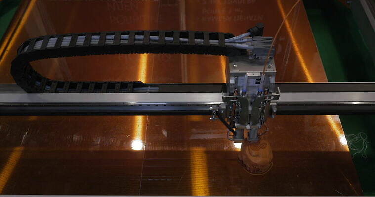 모양 모델 산업 과학 미래 사람없음 컴퓨터 장난감 3D 디지털 기계 장비 과학기술 공구 작업 제조 상품 인쇄 플라스틱 천 전시회 큐브 오브젝트 만들기 공학 혁명 모스크바 방법 엑스포 인터페이스 프로그램 하드웨어 4K MOV 해외동영상 클립영상 교육 컨셉 모션 재질 기술 전자제품 전시 도구 직물 디지털합성 러시아 동영상 파일형식