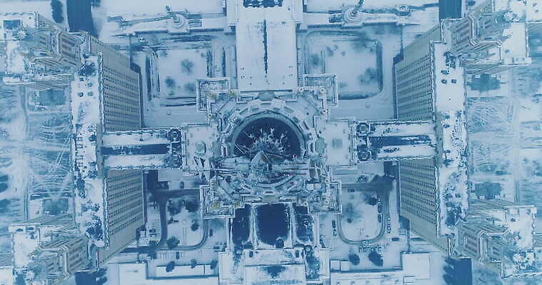 공원 교육 별 과학 겨울 건축양식 하늘 안테나 사람없음 건물 도시풍경 탑 냉동 고층빌딩 도시 정상 대학교 러시아 첨탑 흐림 드론 모스크바 사방 소비에트 눈내림 4K MOV 해외동영상 클립영상 자연요소 건축물 계절 공공시설 건축 유럽 통신 학교 날씨 눈_날씨 풍경 빌딩 동영상 파일형식