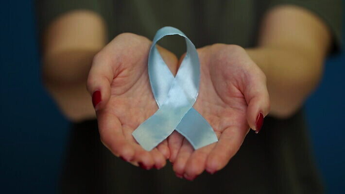 리본 백그라운드 컨셉 건강 병원 사람 치료 파란색 약 우주 희망 고통 환자 잡기 혈액 질병 설탕 심볼 사인 예방 월 경보 당뇨병 돌봄 인슐린 전국 제어 지원 포도당 자선단체 4K MOV 해외동영상 클립영상 감정 컬러 의학 모션 그룹 날짜 동영상 자선 파일형식