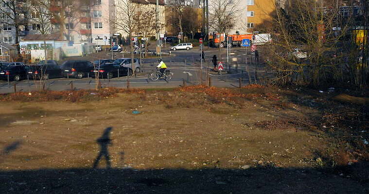 건축물 도로 이동 잎 건축양식 자동차 거리 독일 그림자 사람 사람없음 운동 걷기 자전거 운전 추위 도시 보행자 떨어짐 승차 바쁨 시티라이프 프랑크푸르트 코스모폴리탄 4K MOV 해외동영상 클립영상 식물 라이프스타일 건축 유럽 길 육상교통 컨셉 교통시설 모션 건강 바이크 칵테일 동영상 파일형식
