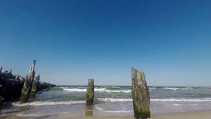 파도 바다 로우앵글 자연 하늘 사람없음 물 파란색 세계 소리 서핑 전쟁 부드러움 봉 폴란드 돛대 깊이 두더지 발트해 옛날 4K MP4 해외동영상 클립영상 자연요소 유럽 뷰포인트 컬러 북유럽 수상스포츠 감각 생태계 동영상 파일형식