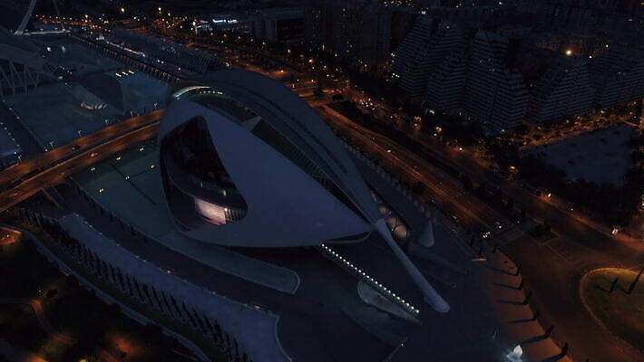 공원 문화 도로 과학 건축양식 안테나 미술 사람없음 건물 도시풍경 도시 스페인 야간 빛망울 항공촬영 드론 랜드마크 발렌시아 복잡 4K MOV 해외동영상 클립영상 자연요소 건축물 공공시설 건축 유럽 길 뷰포인트 컨셉 통신 교통시설 문화예술 풍경 빛 동영상 파일형식