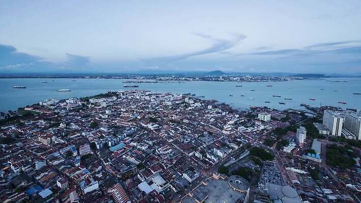 아시아 섬 여행 백그라운드 하늘 아침 휴가 전등 거리 안테나 풍경 사람없음 건물 파란색 빛 도시풍경 일출 환경 중국 일몰 새벽 도시 시간 고속도로 야간 저녁 장면 포트 타운 말레이시아 4K 타임랩스 페낭 MP4 해외동영상 클립영상 주간 자연요소 건축물 나라 도로 컬러 통신 조명 촬영기법 노을 동영상 파일형식