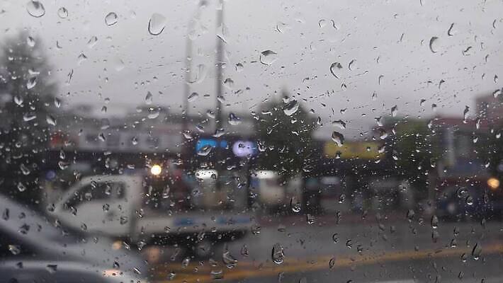 계절 백그라운드 창문 모션 유리 표면 날씨 추상 거리 사람없음 물 빛 반사 환경 거울 젖음 물방울 투명 액체 닫기 떨어짐 소프트포커스 빗방울 질감 4K MOV 해외동영상 클립영상 자연요소 컨셉 무늬 재질 촬영기법 비_날씨 동영상 파일형식